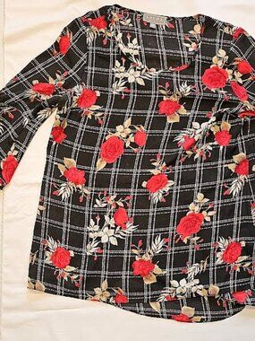 Laura Petites XS Black Plaid Floral Blouse Top Red Roses 3/4 Sleeve